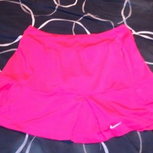 RED NIKE SKORT